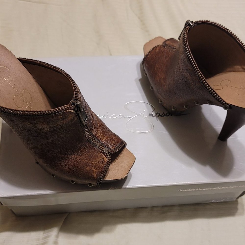 Jessica Simpson slice leather pumps